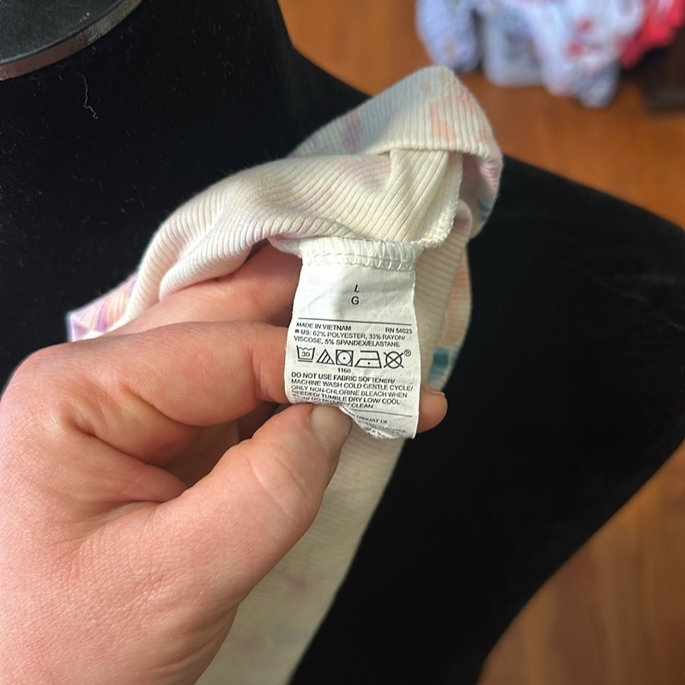 Old Navy Ribbed Racer Back Tank Top - Picture 6 of 6